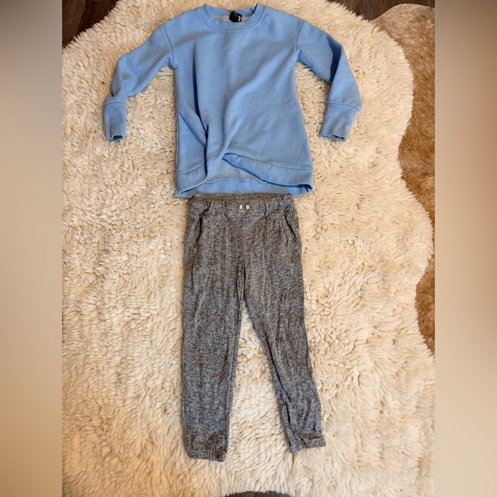OshKosh B'gosh Blue Top and Gray Joggers Set